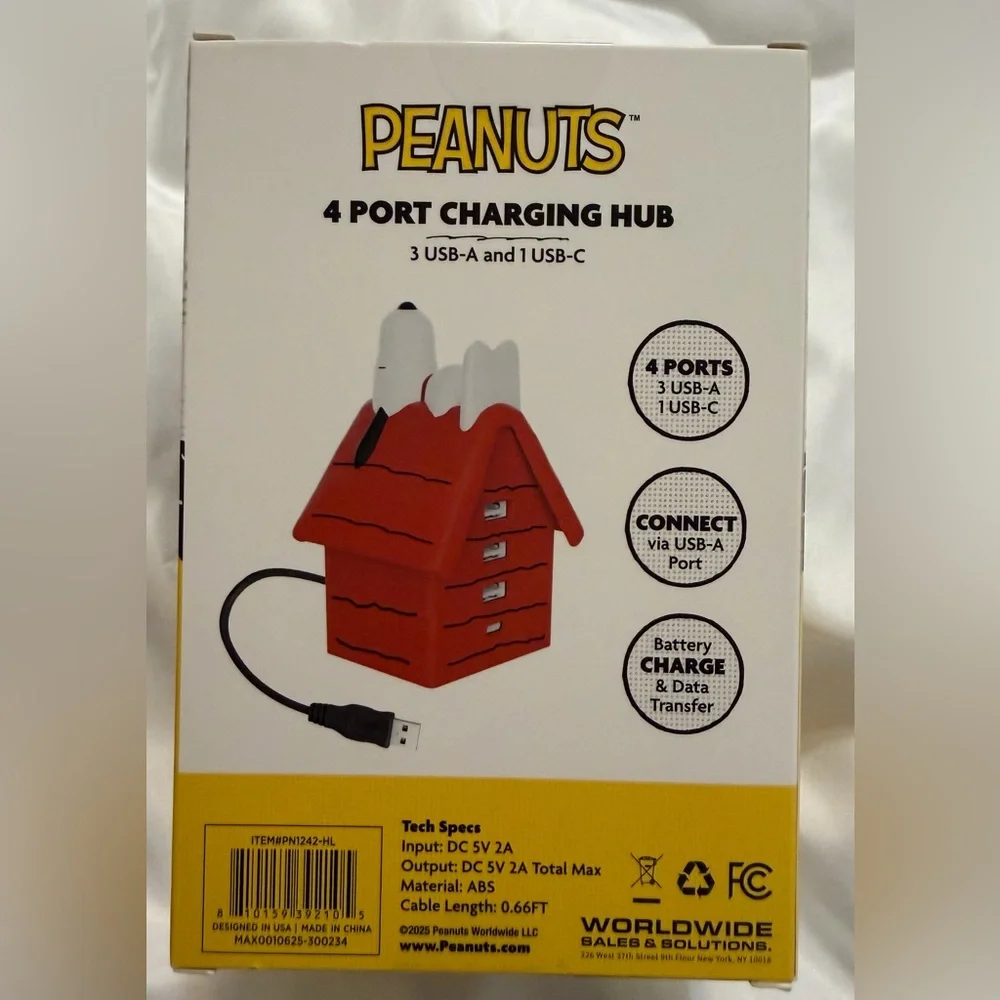 Peanuts Snoopy 4 Port Charging Hub
